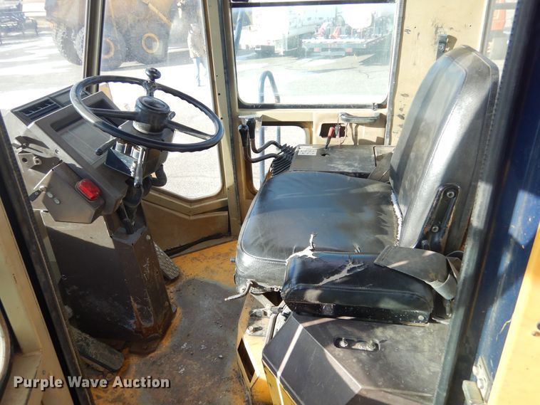 image for item DK3428 Komatsu WA380-1  wheel loader