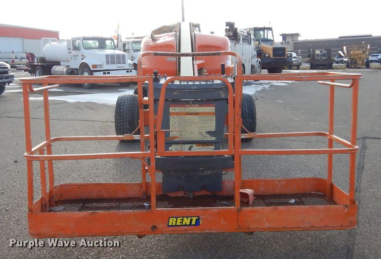 image for item DK3429 2001 JLG 400S  boom lift