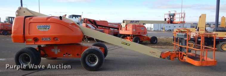 image for item DK3429 2001 JLG 400S  boom lift