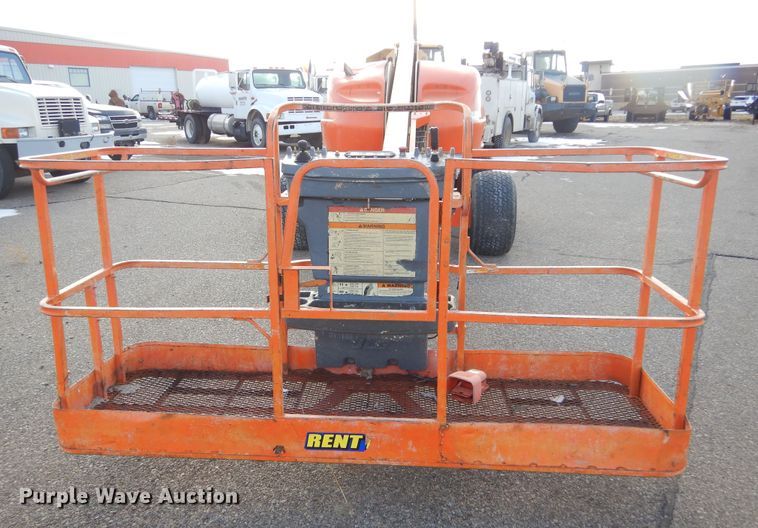 image for item DK3429 2001 JLG 400S  boom lift
