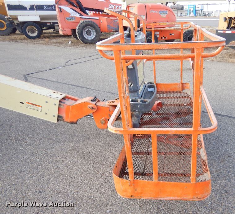 image for item DK3429 2001 JLG 400S  boom lift
