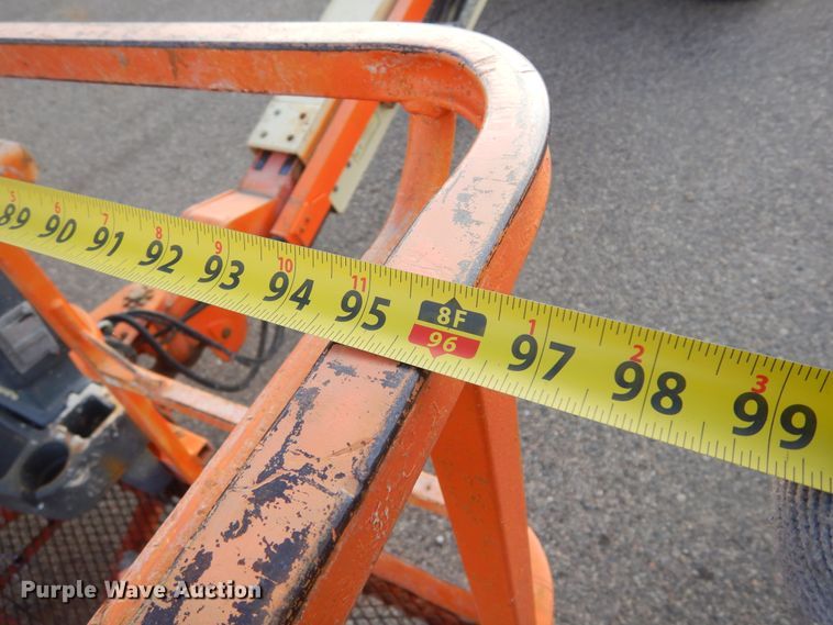 image for item DK3429 2001 JLG 400S  boom lift