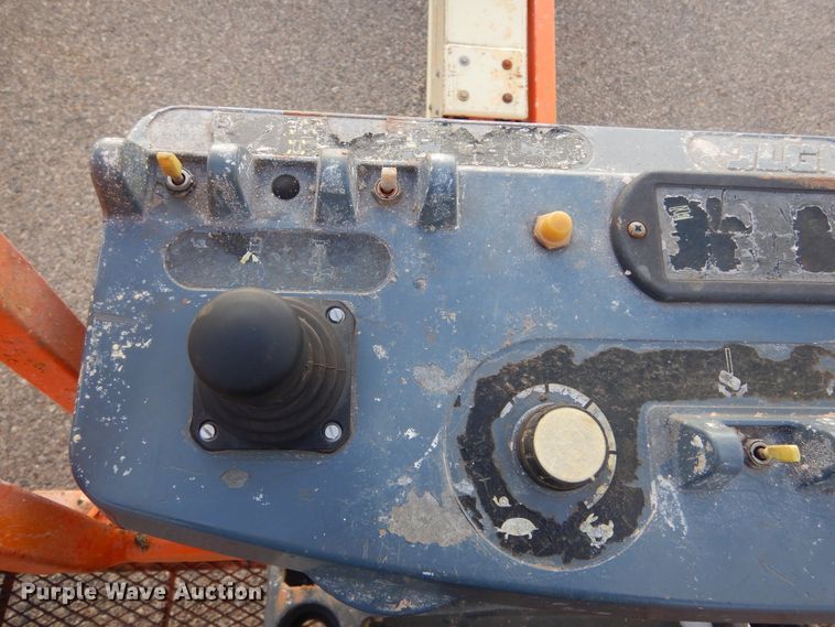 image for item DK3429 2001 JLG 400S  boom lift