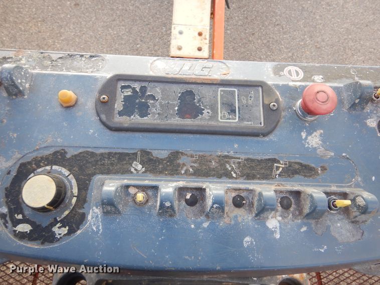 image for item DK3429 2001 JLG 400S  boom lift