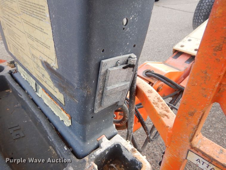 image for item DK3429 2001 JLG 400S  boom lift