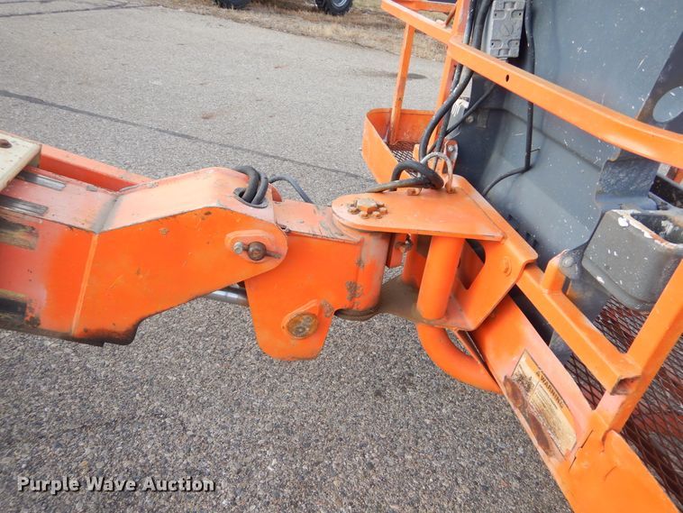 image for item DK3429 2001 JLG 400S  boom lift