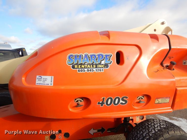 image for item DK3429 2001 JLG 400S  boom lift