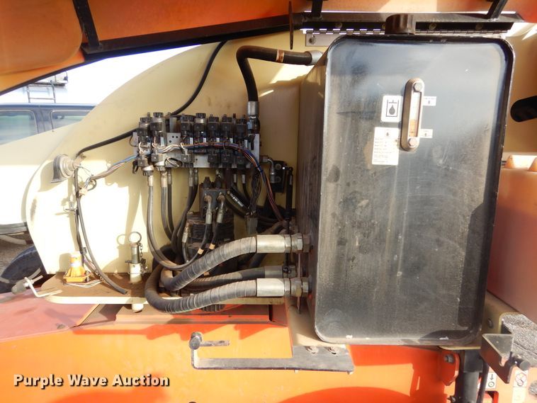 image for item DK3429 2001 JLG 400S  boom lift