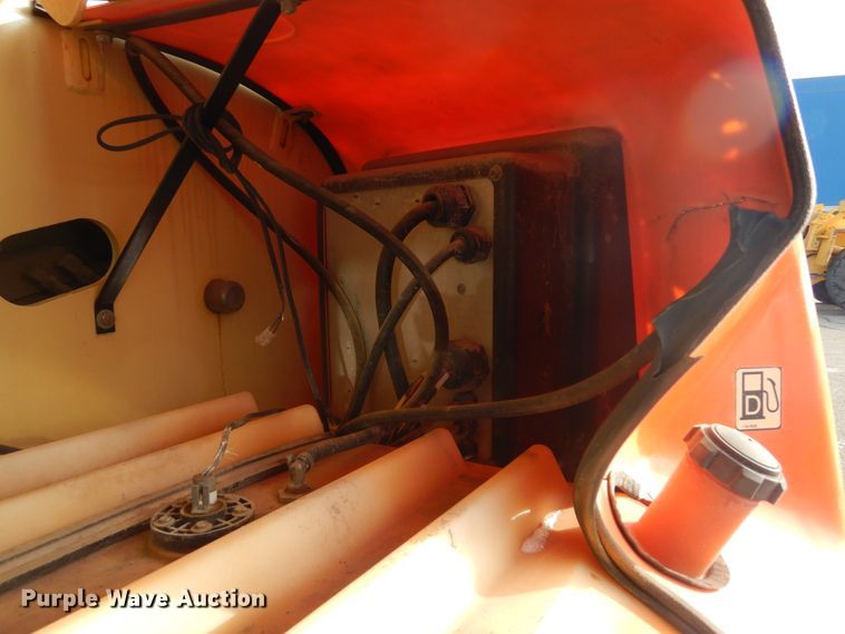 image for item DK3429 2001 JLG 400S  boom lift