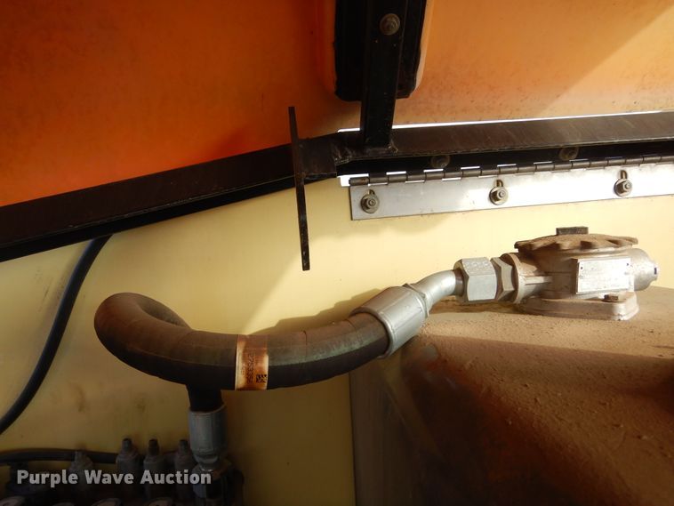 image for item DK3429 2001 JLG 400S  boom lift