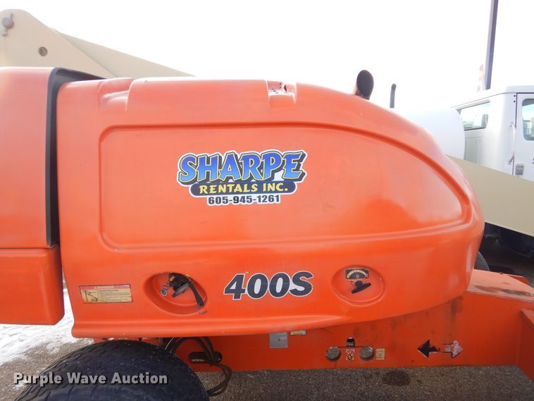 image for item DK3429 2001 JLG 400S  boom lift