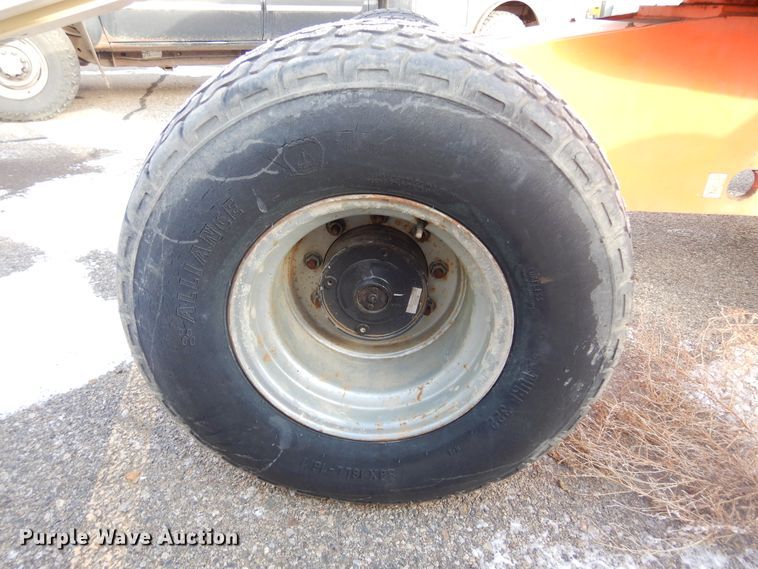 image for item DK3429 2001 JLG 400S  boom lift