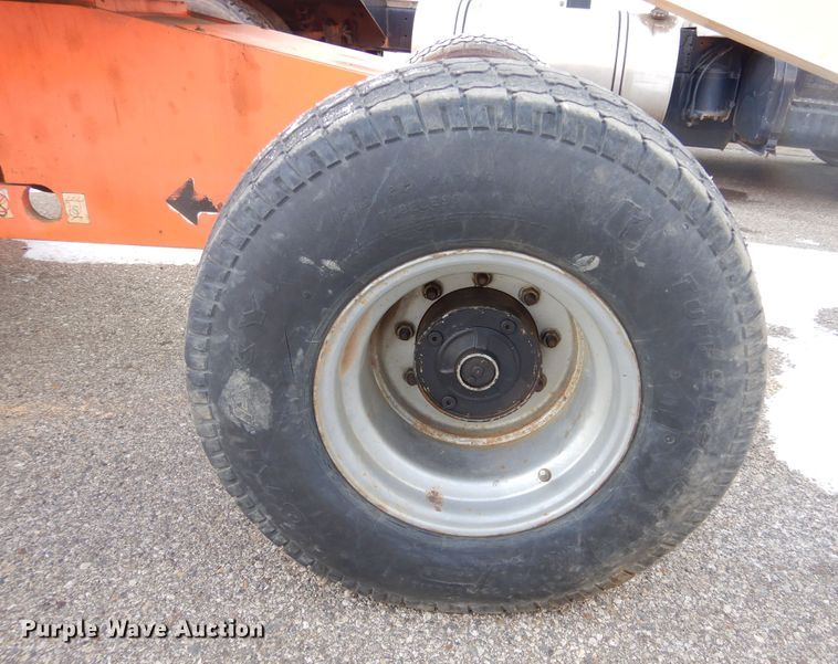 image for item DK3429 2001 JLG 400S  boom lift