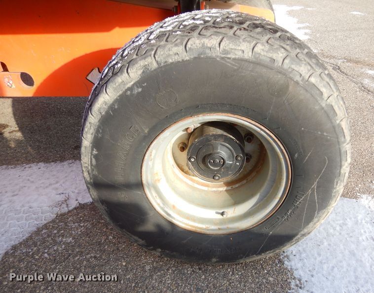 image for item DK3429 2001 JLG 400S  boom lift