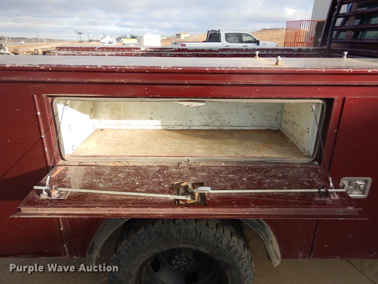 image for item DK3430 2006 Ford F350 Super Duty  Crew Cab utility bed pickup truck