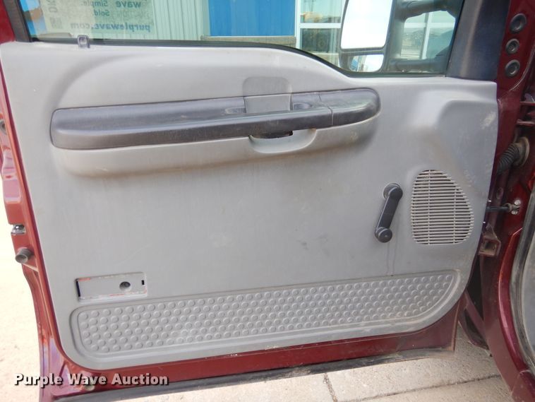 image for item DK3430 2006 Ford F350 Super Duty  Crew Cab utility bed pickup truck