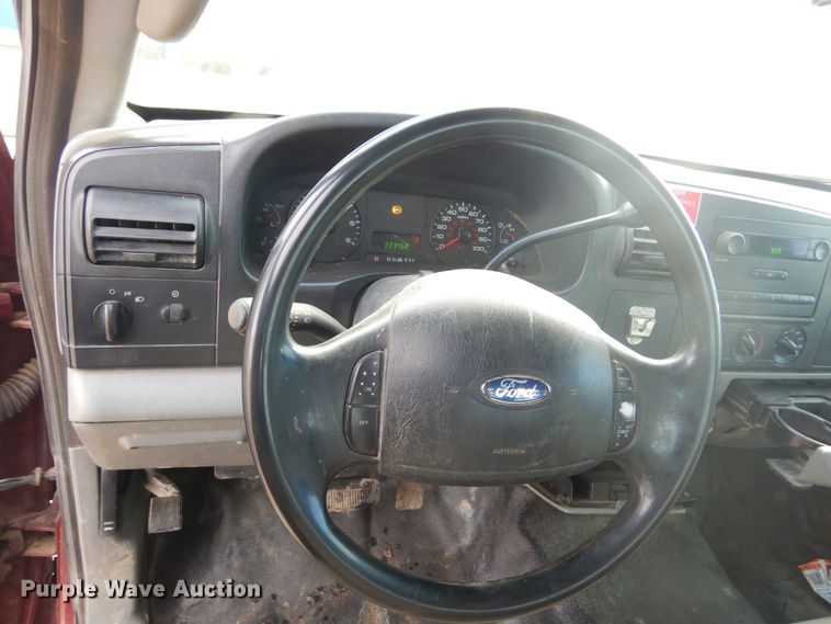 image for item DK3430 2006 Ford F350 Super Duty  Crew Cab utility bed pickup truck