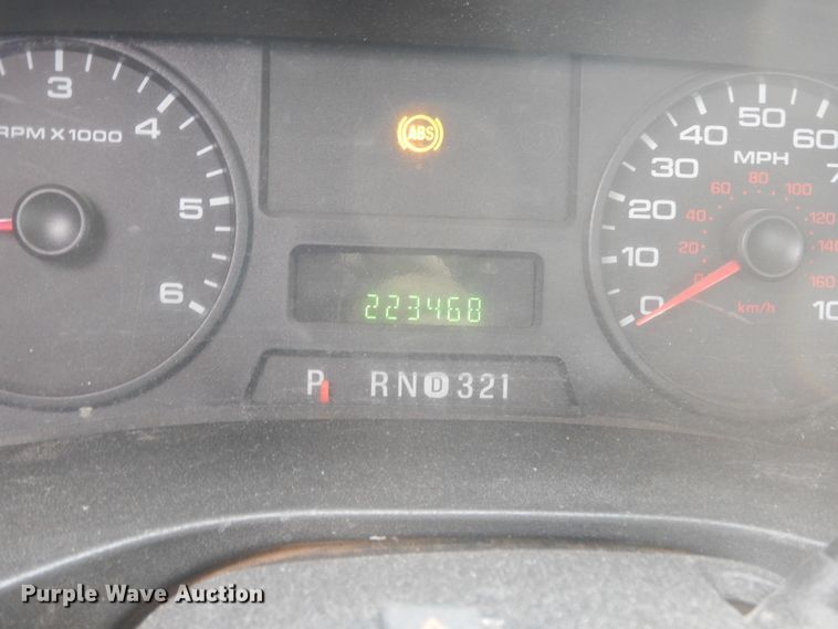 image for item DK3430 2006 Ford F350 Super Duty  Crew Cab utility bed pickup truck