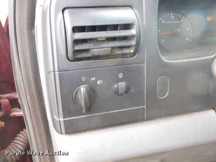 image for item DK3430 2006 Ford F350 Super Duty  Crew Cab utility bed pickup truck