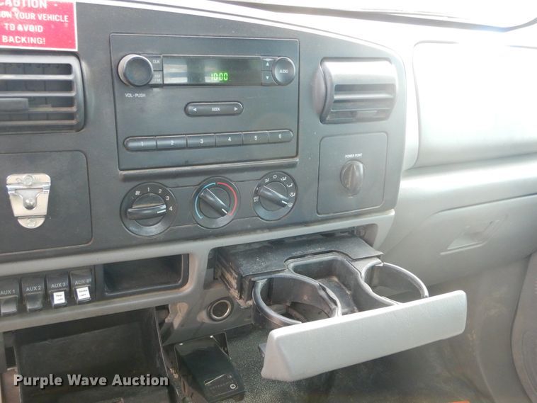 image for item DK3430 2006 Ford F350 Super Duty  Crew Cab utility bed pickup truck