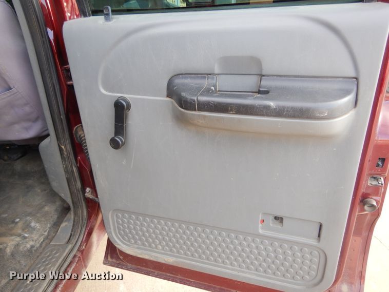 image for item DK3430 2006 Ford F350 Super Duty  Crew Cab utility bed pickup truck