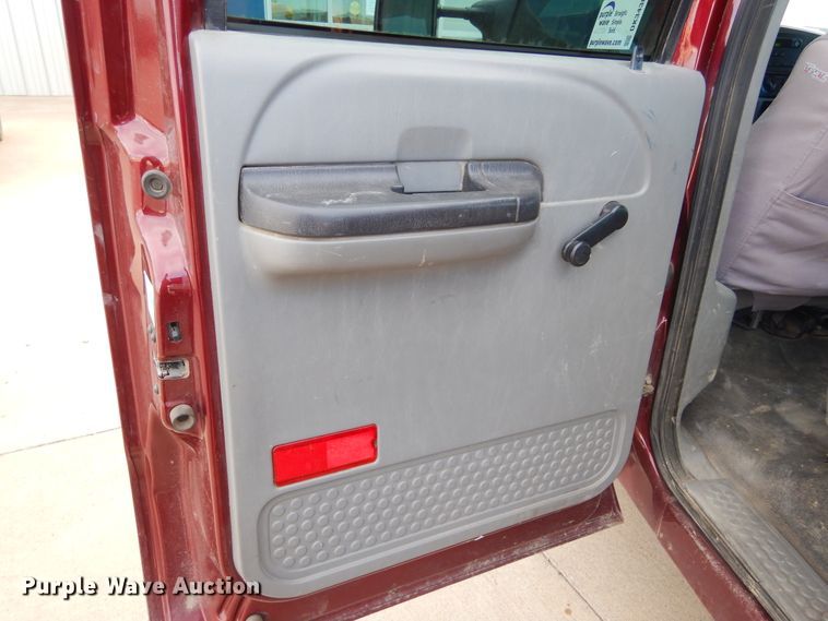 image for item DK3430 2006 Ford F350 Super Duty  Crew Cab utility bed pickup truck