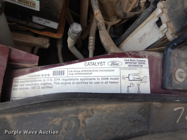 image for item DK3430 2006 Ford F350 Super Duty  Crew Cab utility bed pickup truck