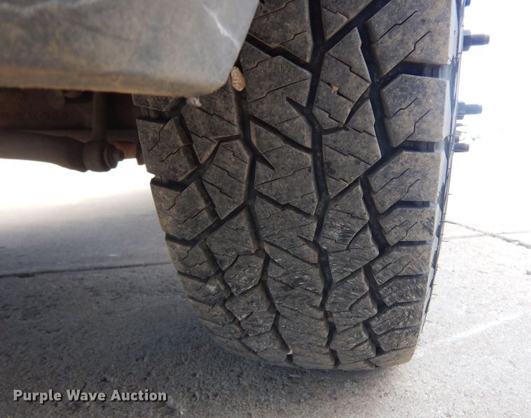 image for item DK3430 2006 Ford F350 Super Duty  Crew Cab utility bed pickup truck