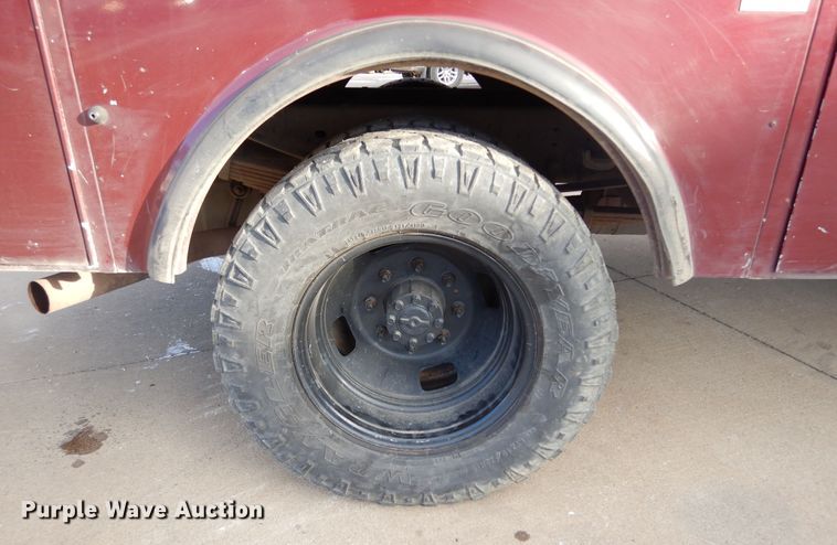 image for item DK3430 2006 Ford F350 Super Duty  Crew Cab utility bed pickup truck