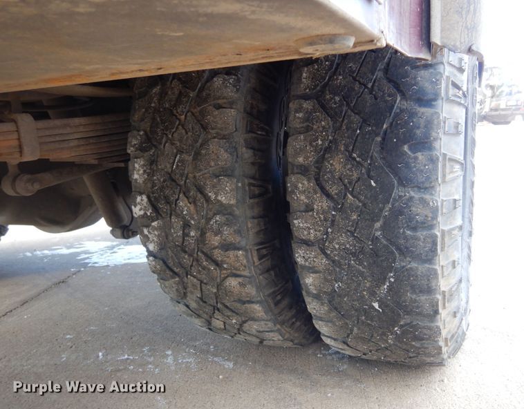 image for item DK3430 2006 Ford F350 Super Duty  Crew Cab utility bed pickup truck