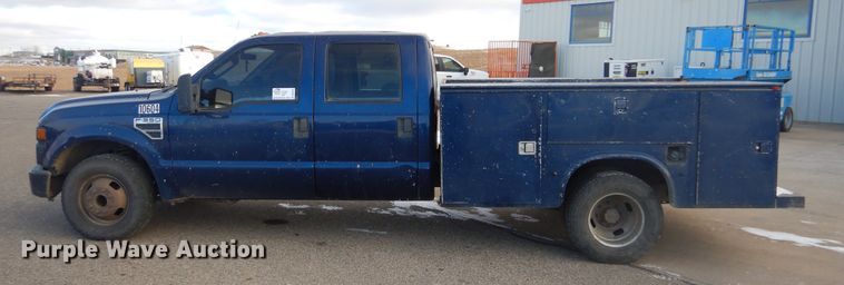 image for item DK3431 2008 Ford F350 Super Duty  Crew Cab utility bed pickup truck
