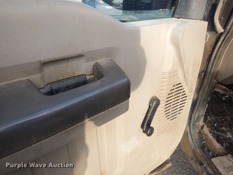 image for item DK3431 2008 Ford F350 Super Duty  Crew Cab utility bed pickup truck