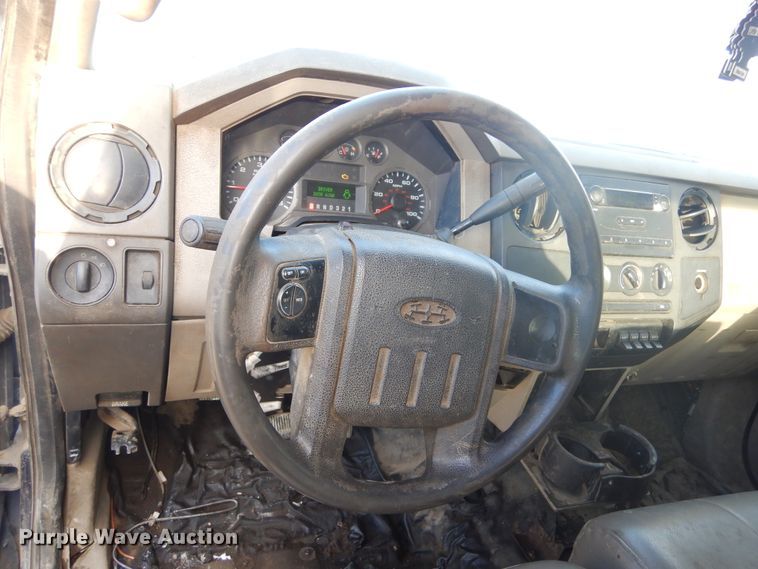 image for item DK3431 2008 Ford F350 Super Duty  Crew Cab utility bed pickup truck