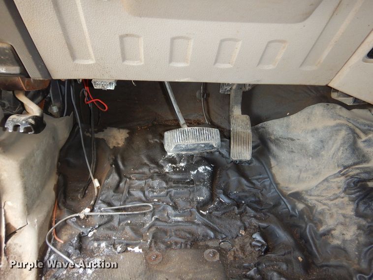 image for item DK3431 2008 Ford F350 Super Duty  Crew Cab utility bed pickup truck