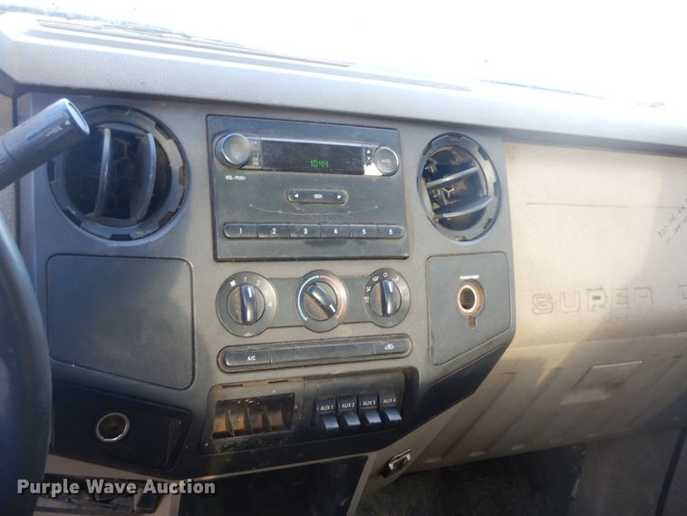 image for item DK3431 2008 Ford F350 Super Duty  Crew Cab utility bed pickup truck