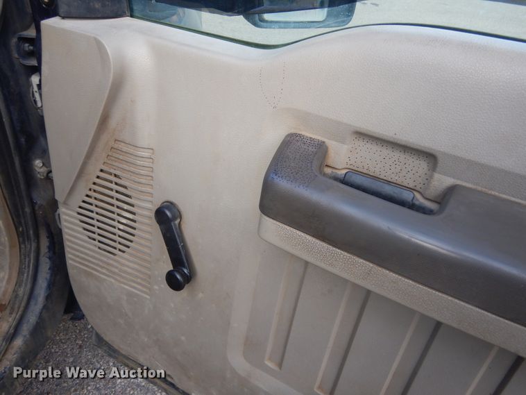 image for item DK3431 2008 Ford F350 Super Duty  Crew Cab utility bed pickup truck