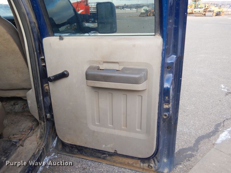 image for item DK3431 2008 Ford F350 Super Duty  Crew Cab utility bed pickup truck