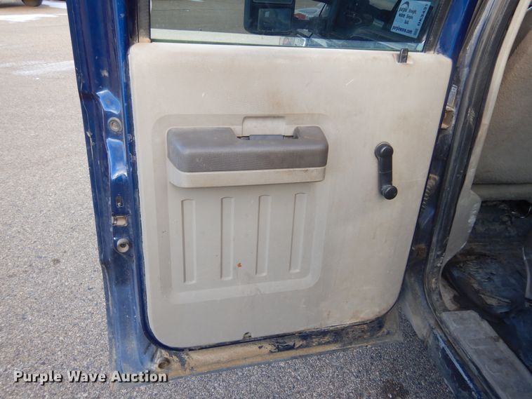 image for item DK3431 2008 Ford F350 Super Duty  Crew Cab utility bed pickup truck