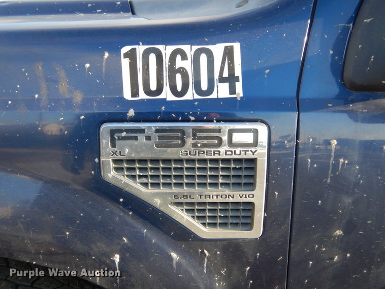 image for item DK3431 2008 Ford F350 Super Duty  Crew Cab utility bed pickup truck