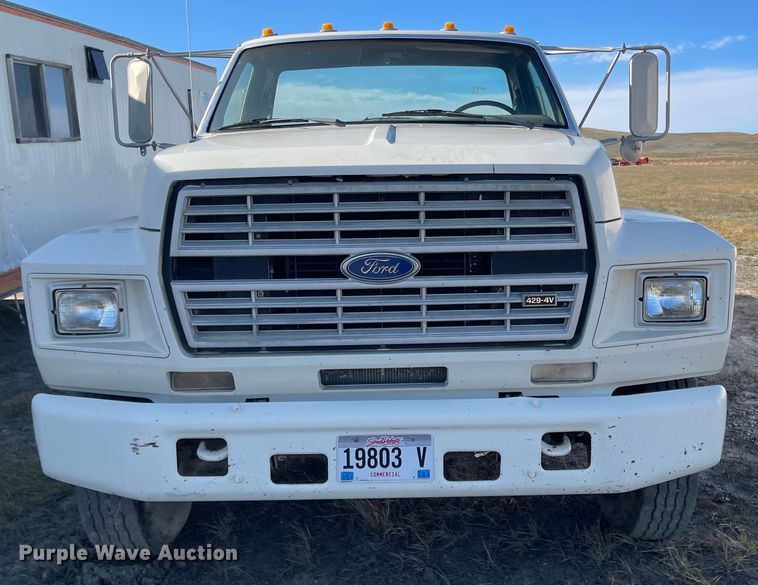 image for item DL5797 1990 Ford F600  flatbed truck