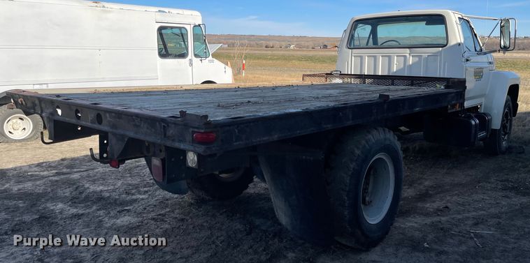 image for item DL5797 1990 Ford F600  flatbed truck