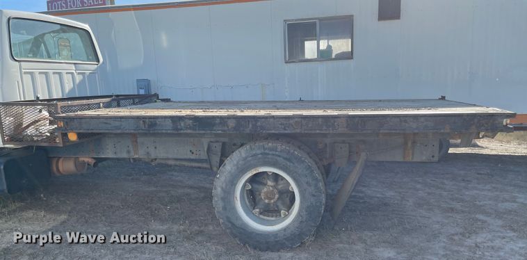image for item DL5797 1990 Ford F600  flatbed truck