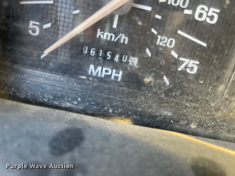 image for item DL5797 1990 Ford F600  flatbed truck