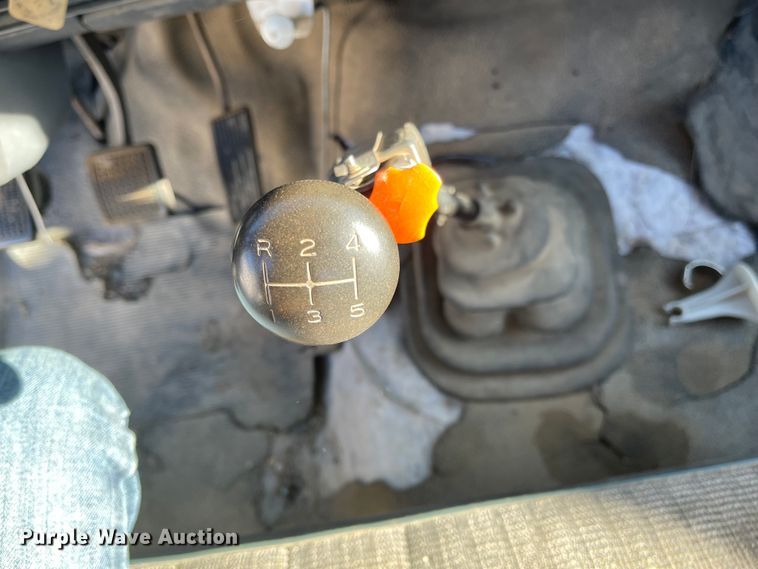 image for item DL5797 1990 Ford F600  flatbed truck