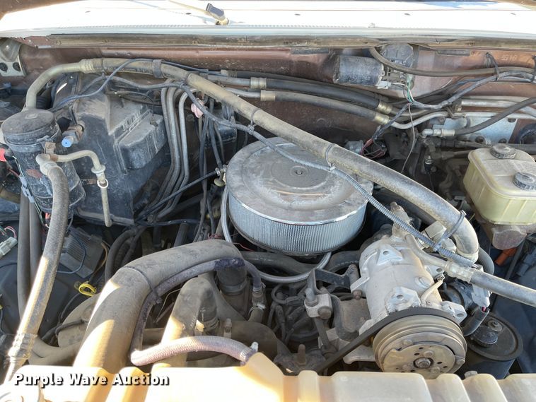 image for item DL5797 1990 Ford F600  flatbed truck