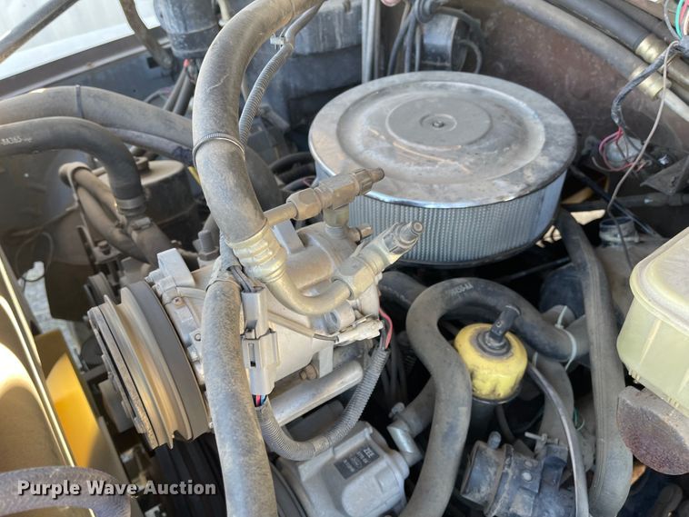 image for item DL5797 1990 Ford F600  flatbed truck