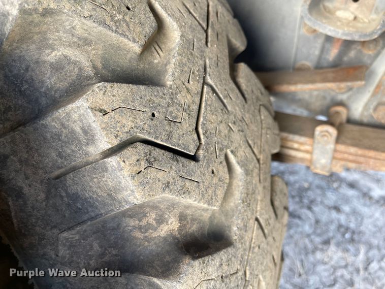 image for item DL5797 1990 Ford F600  flatbed truck