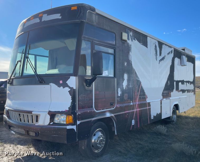 image for item DL5800 2006 Winnebago Voyage  RV