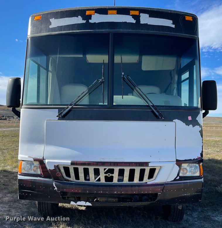 image for item DL5800 2006 Winnebago Voyage  RV