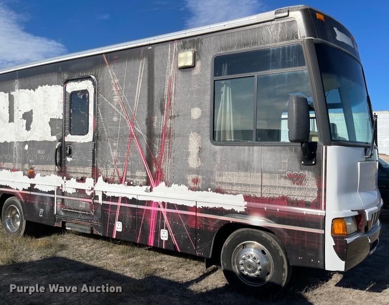 image for item DL5800 2006 Winnebago Voyage  RV